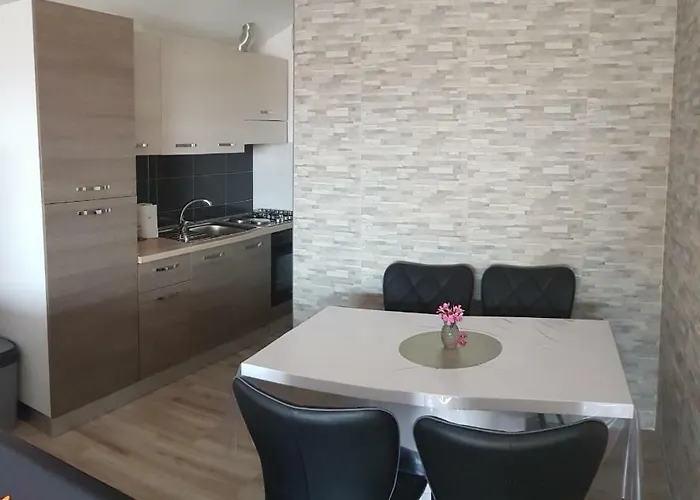 Andrea Apartment *